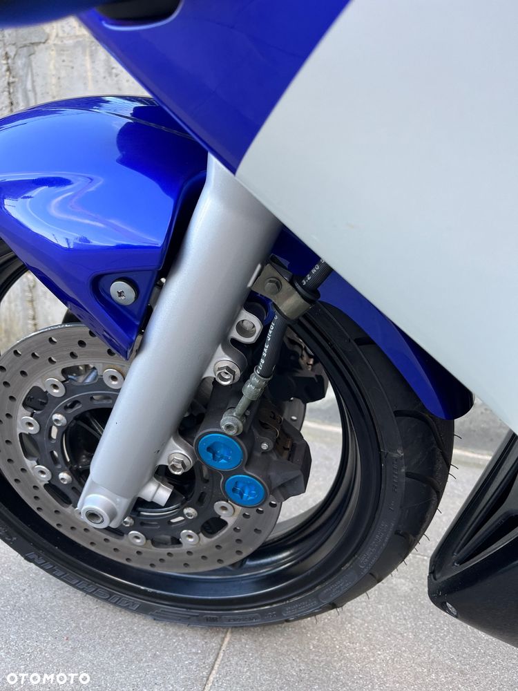 Yamaha R6 - 22