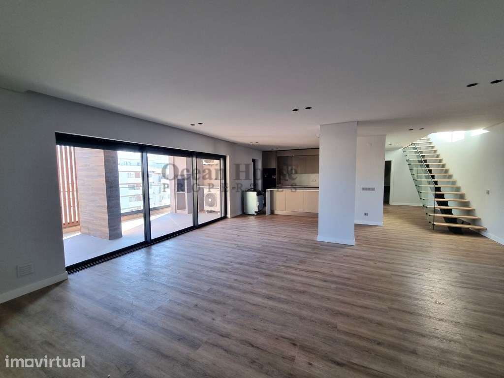 Fantástico penthouse T5 de luxo, com garagem e piscina privada - Faro - Grande imagem: 2/43