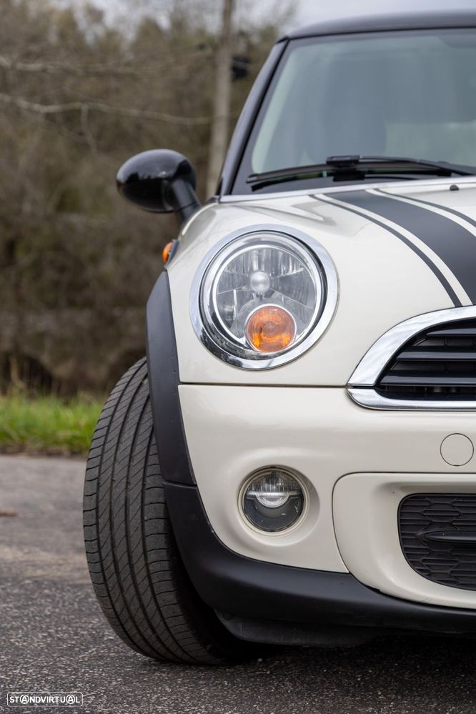 MINI 3 Portas One D - 29