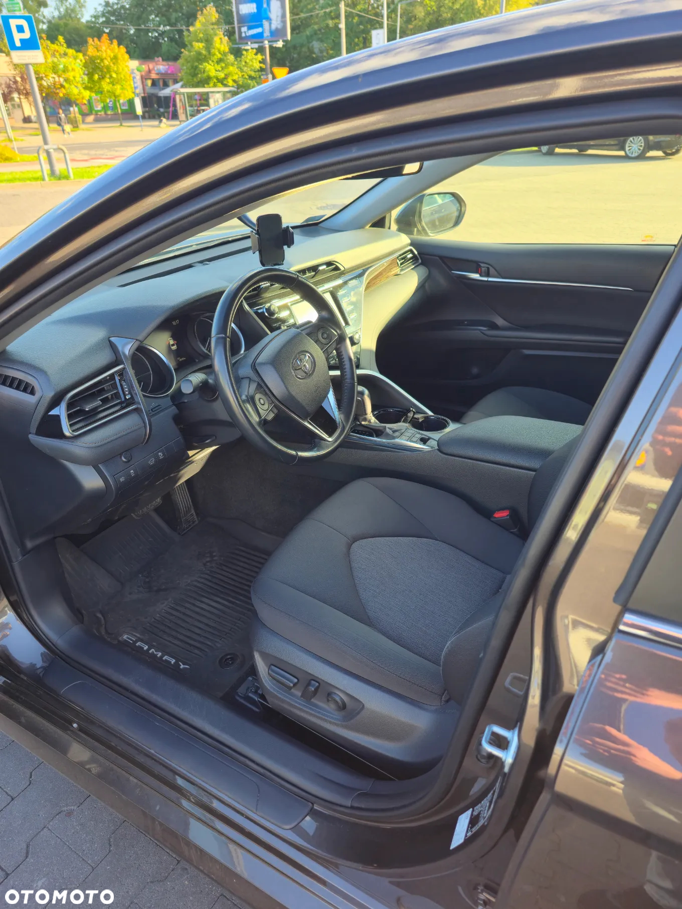 Toyota Camry 2.5 Hybrid Comfort CVT - 9
