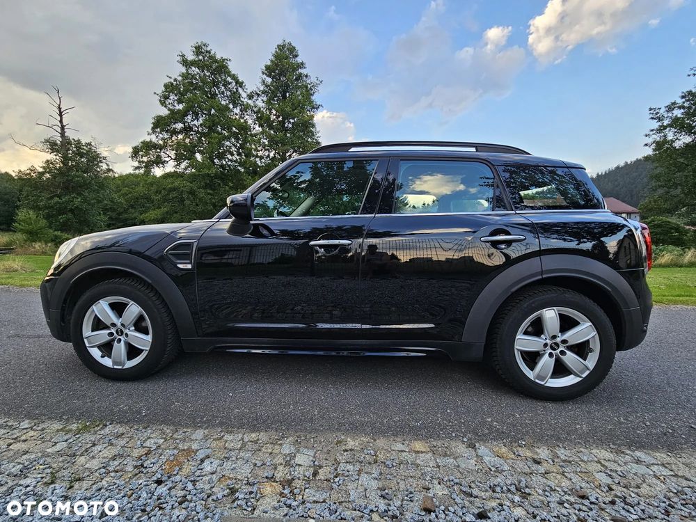 MINI Countryman Cooper Essential Trim - 2
