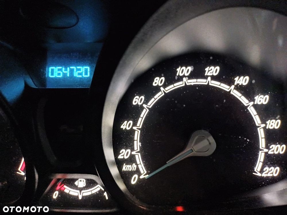 Ford Tourneo Courier - 11