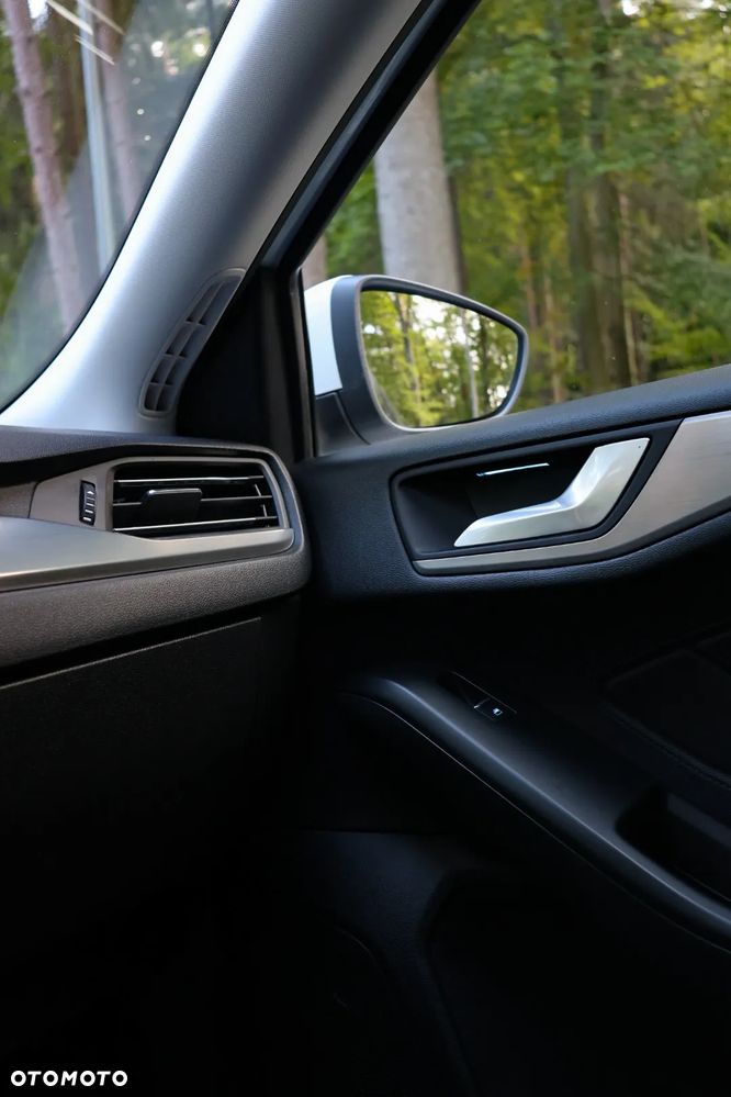 Ford Focus 1.0 EcoBoost Titanium X - 21