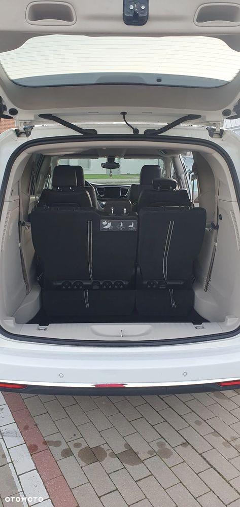 Chrysler Pacifica - 21
