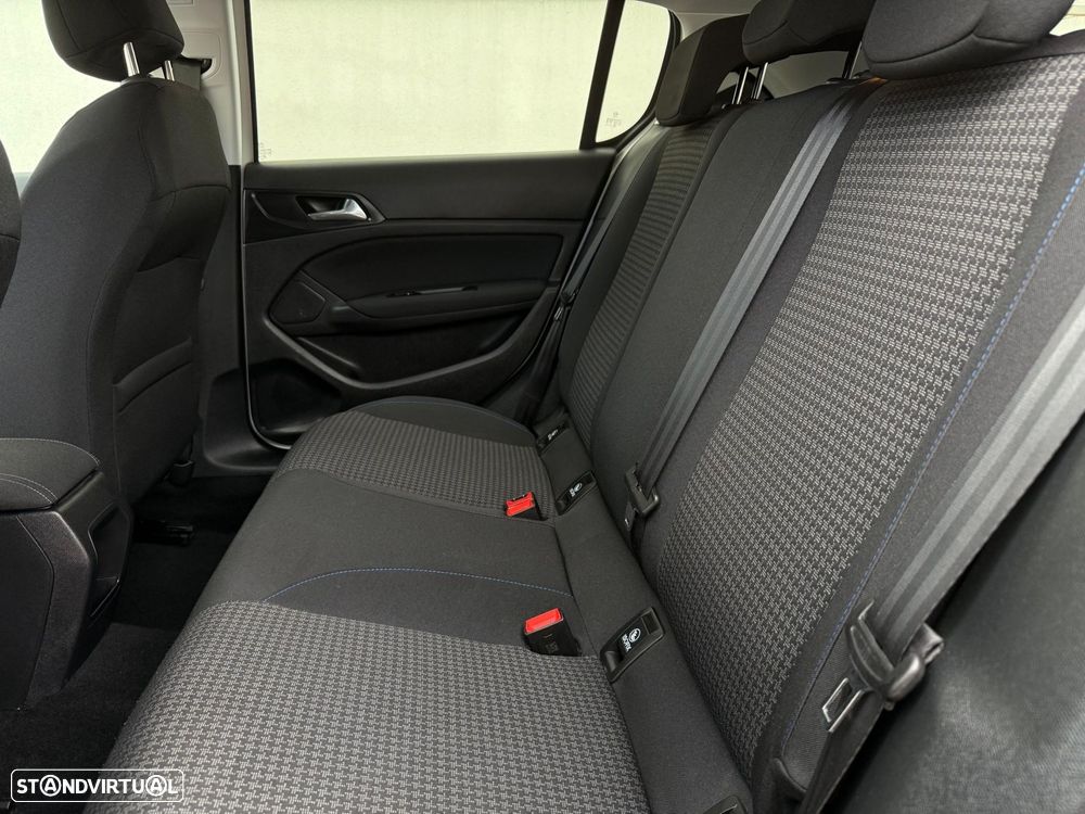 Peugeot 308 1.5 BlueHDi Style J17 - 20