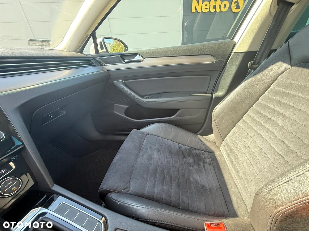 Volkswagen Passat - 17