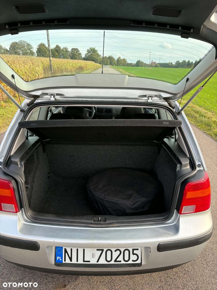 Volkswagen Golf - 10
