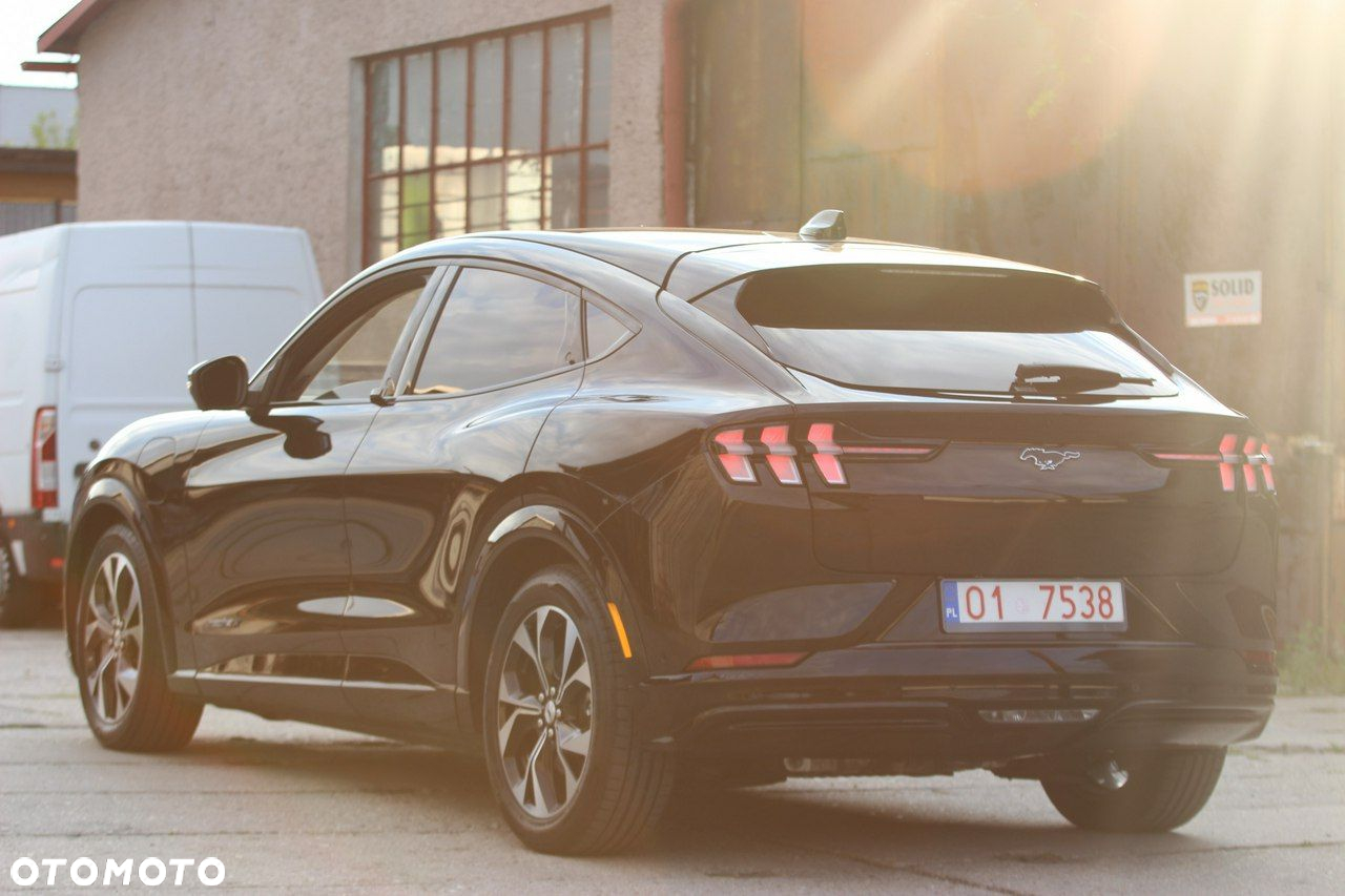Ford Mustang Mach-E - 8