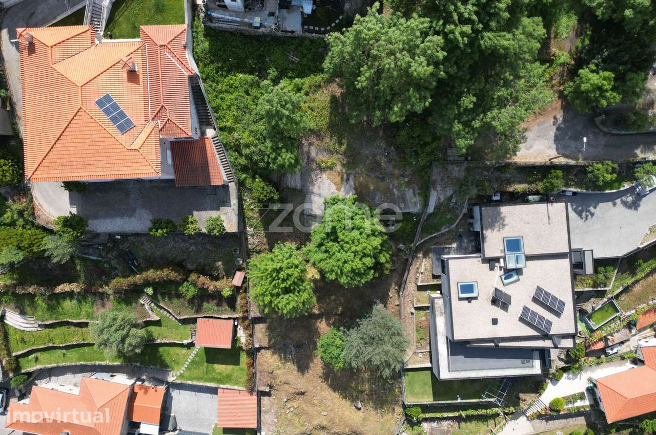 Terreno urbano Burgães - Grande imagem: 3/26