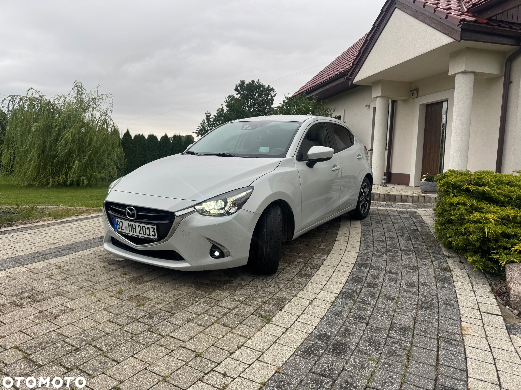 Mazda 2 SKYACTIV-G 90 Homura - 3