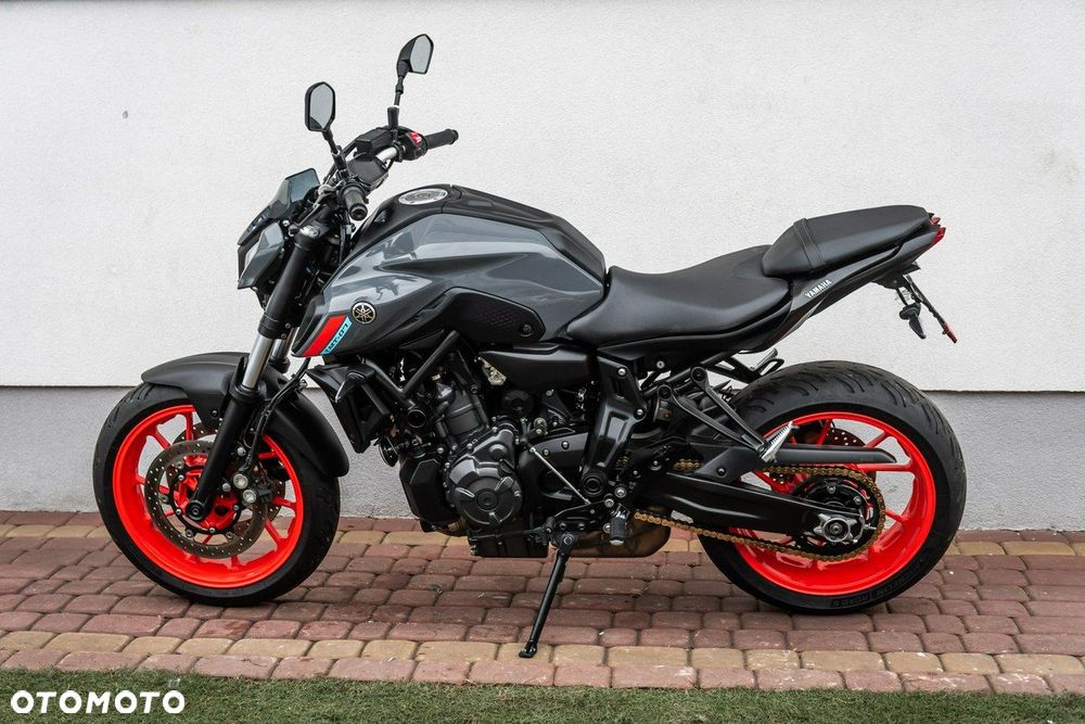 Yamaha MT - 6