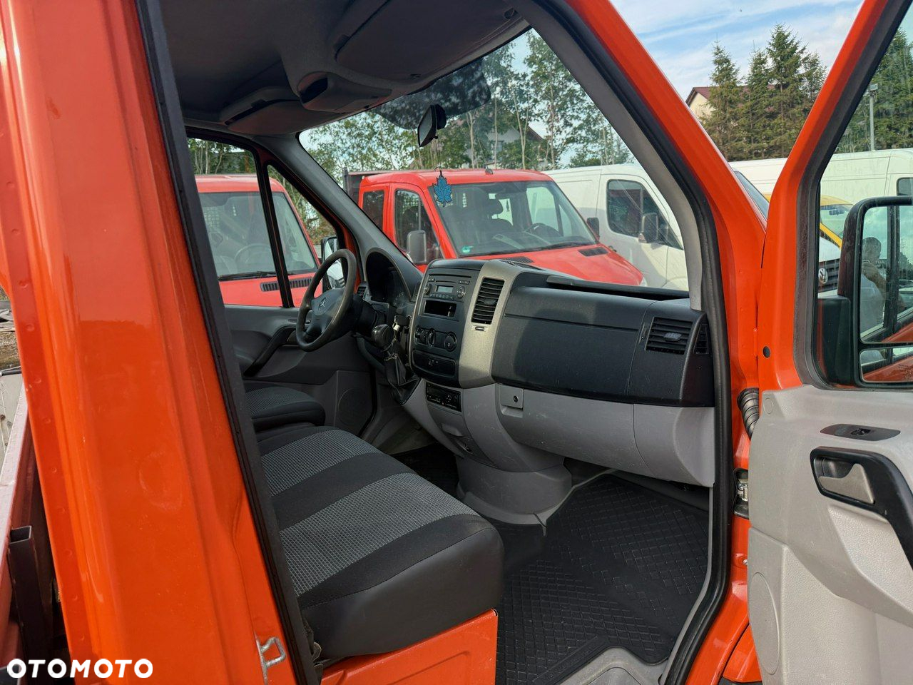 Mercedes-Benz Sprinter - 10