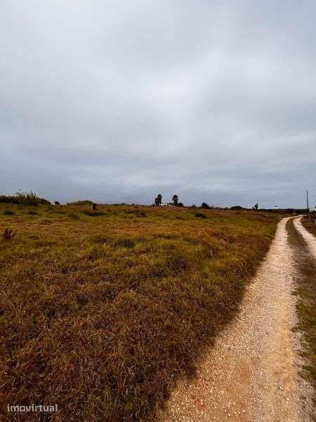 Terreno com 320m2 - Grande imagem: 2/3