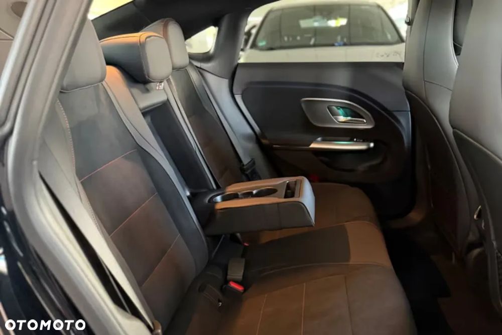 Mercedes-Benz CLA 200 mHEV 8G-DCT - 17