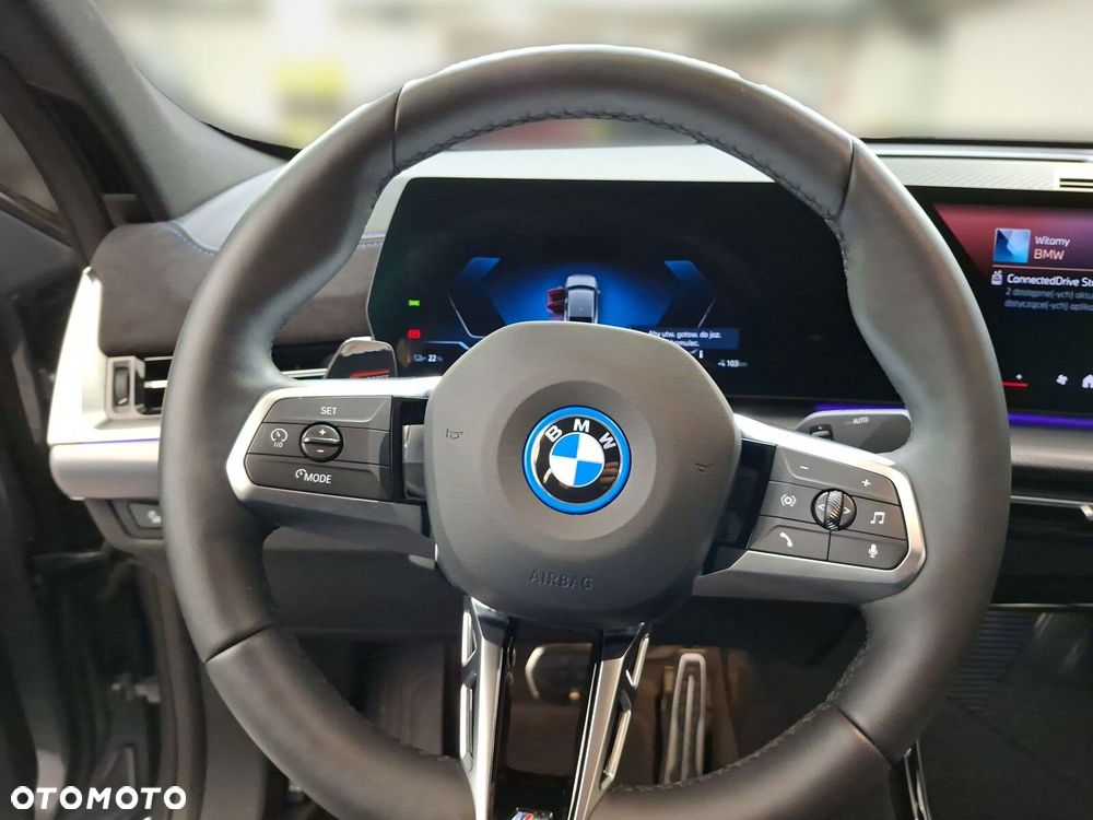 BMW iX2 eDrive20 66.5kWh M Sport Edition - 10