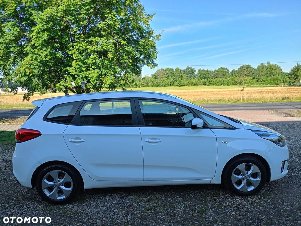 Kia Carens - 3