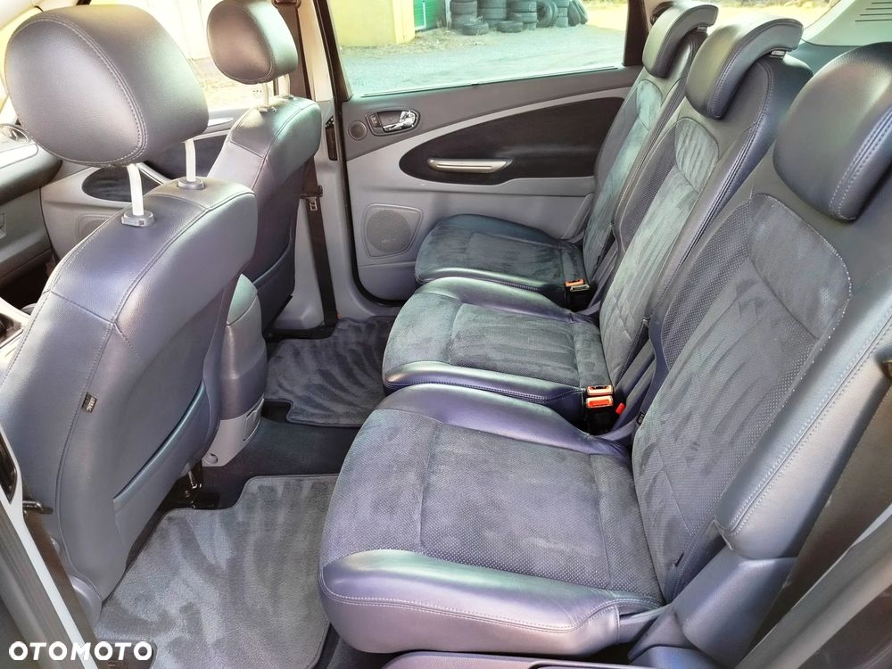 Ford S-Max 2.5 Titanium - 26