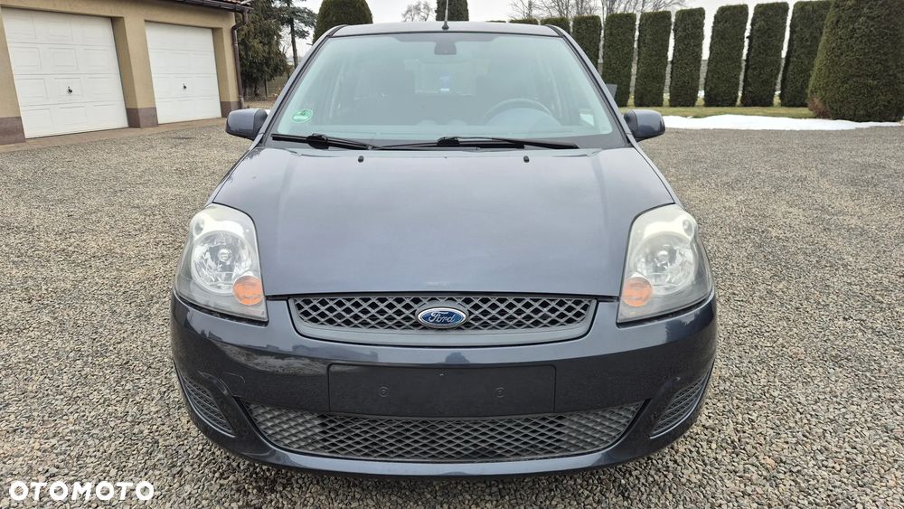 Ford Fiesta 1.3 Ambiente - 11
