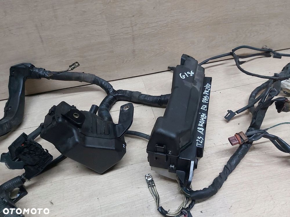 TOYOTA Avensis T25 03-05r wiązka komory silnika pasa przedniego lamp 1,8 vv - 5