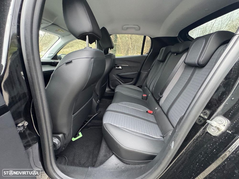 Peugeot 208 1.2 PureTech Allure EAT8 - 33