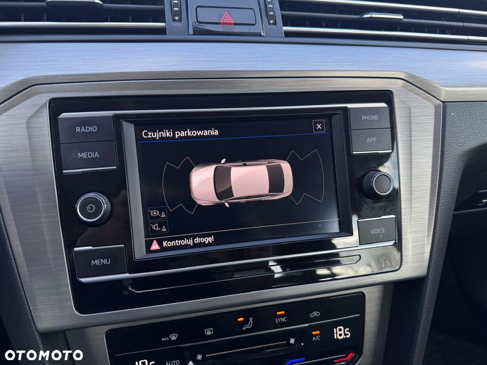 Volkswagen Passat 1.5 TSI EVO Essence - 13