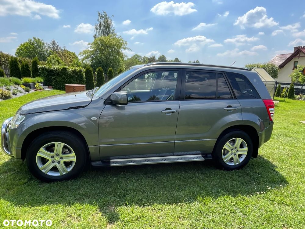 Suzuki Grand Vitara 2.0 De luxe - 2