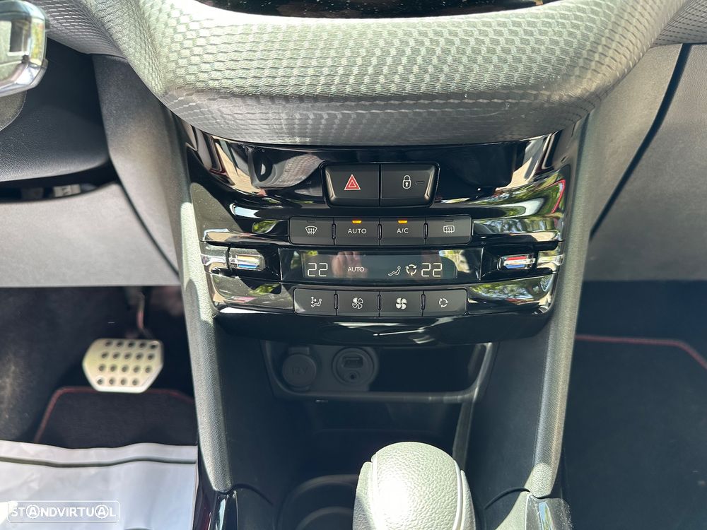 Peugeot 2008 1.2 PureTech GT Line EAT6 - 21