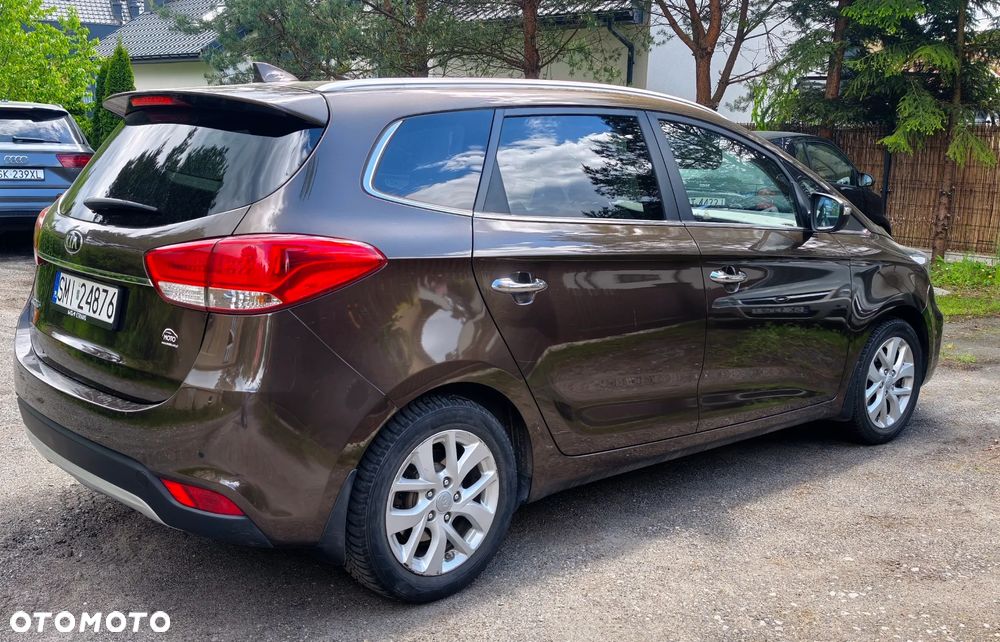 Kia Carens 1.6 GDI L - 14