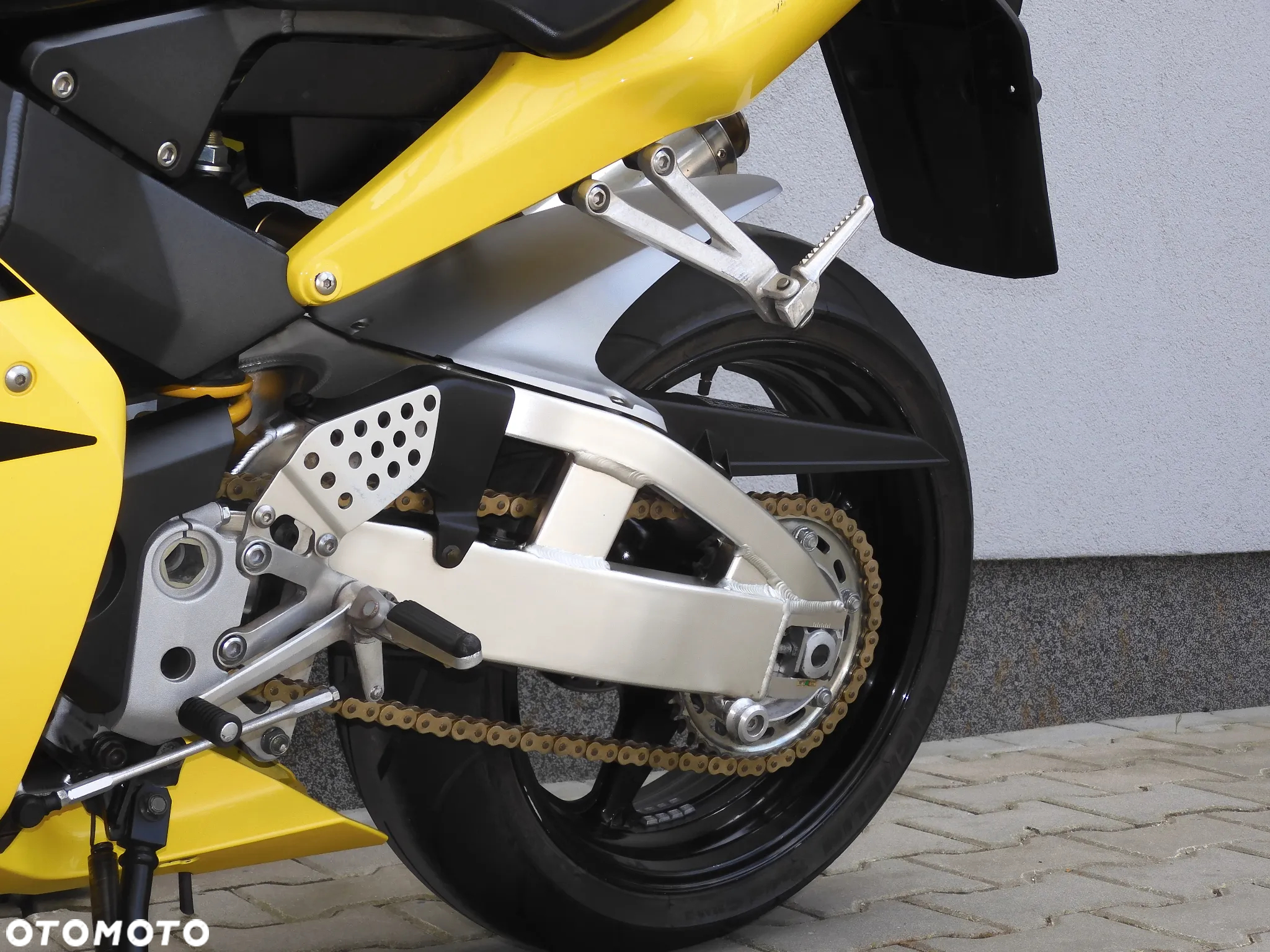 Honda CBR - 35