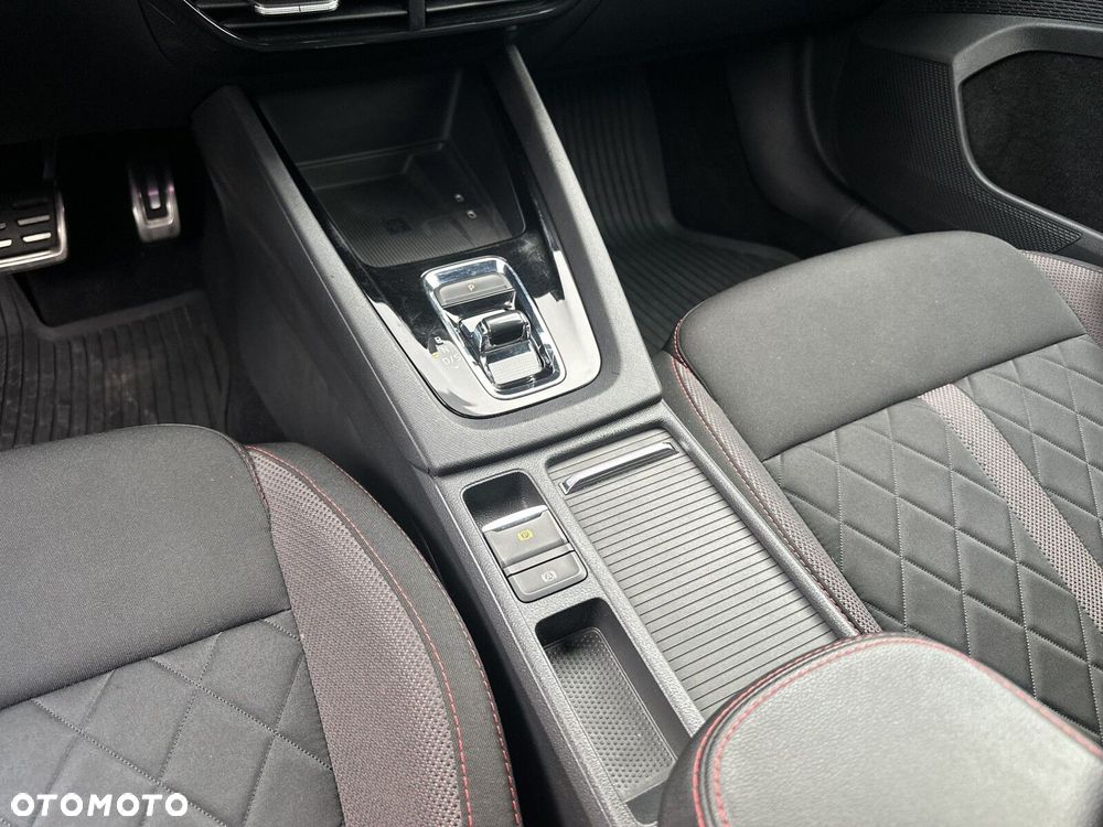 Skoda Octavia 2.0 TDI RS DSG - 25