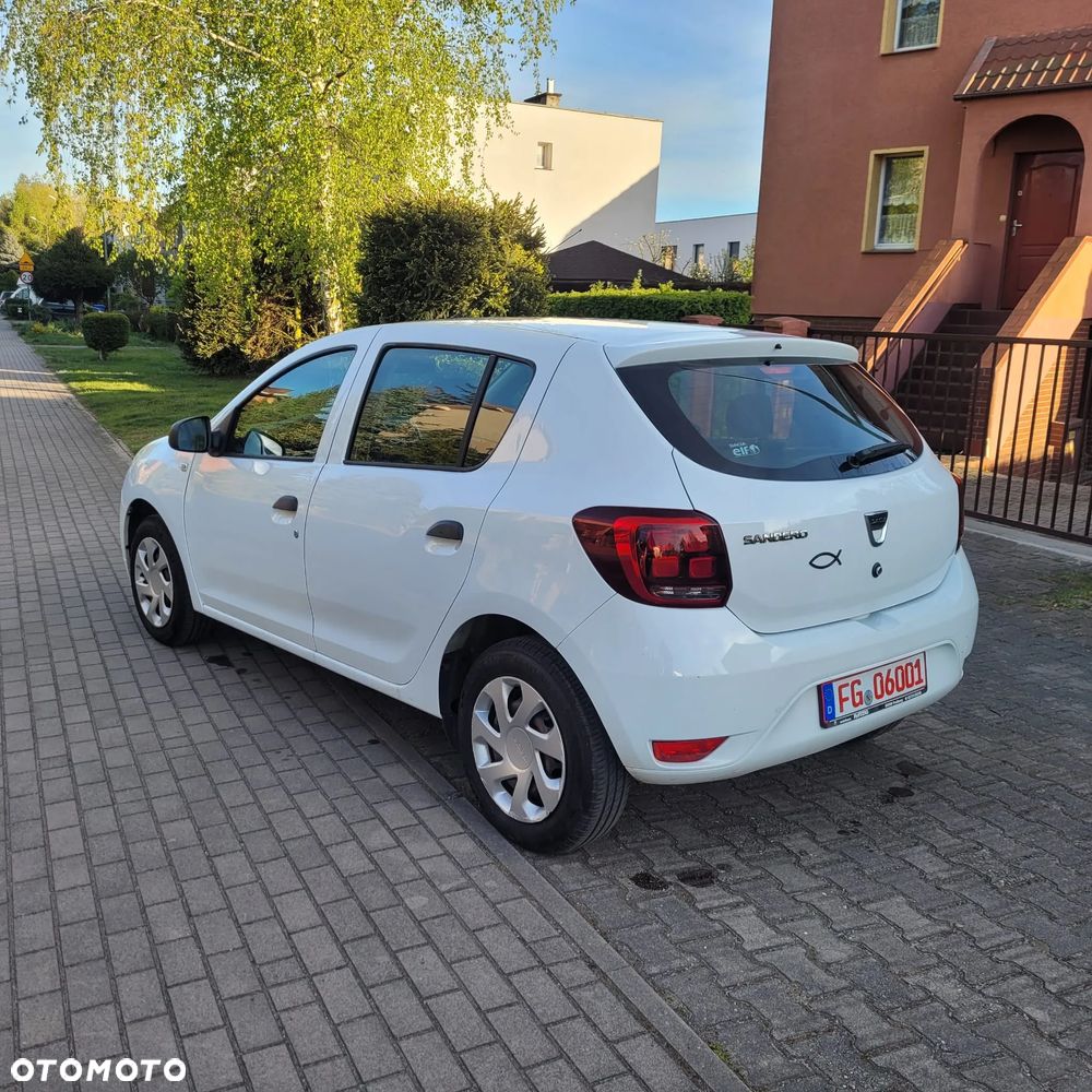 Dacia Sandero SCe 75 Essential - 9