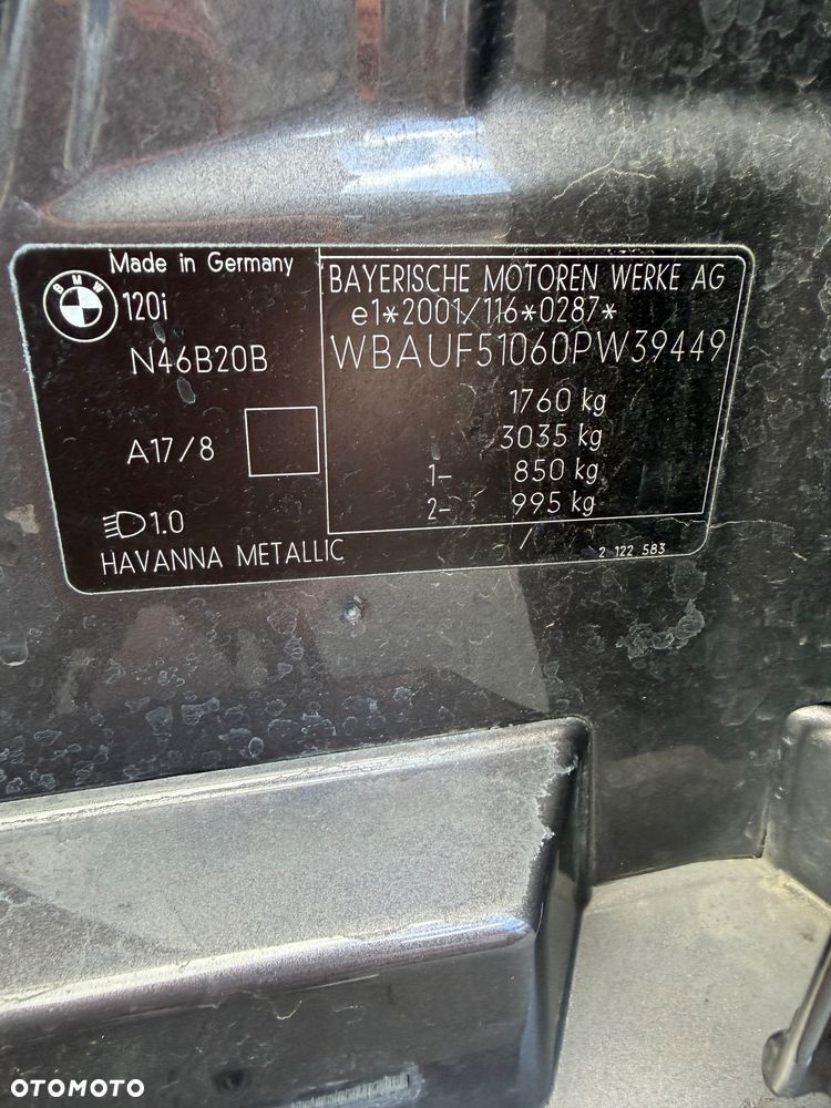 BMW Seria 1 120i - 28