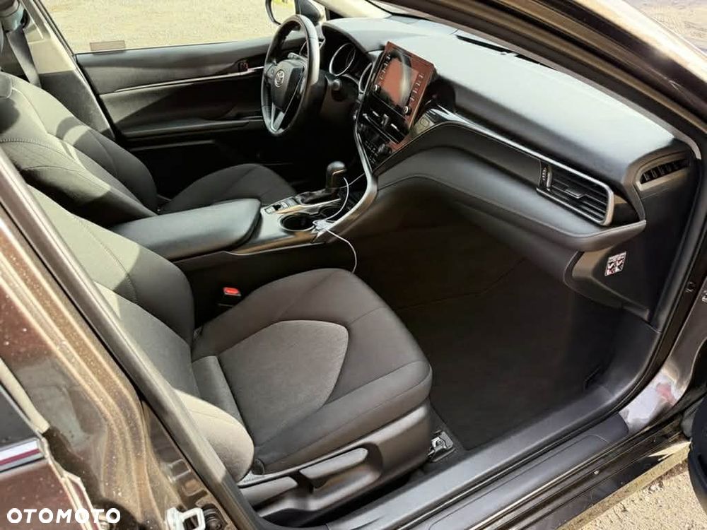 Toyota Camry - 5