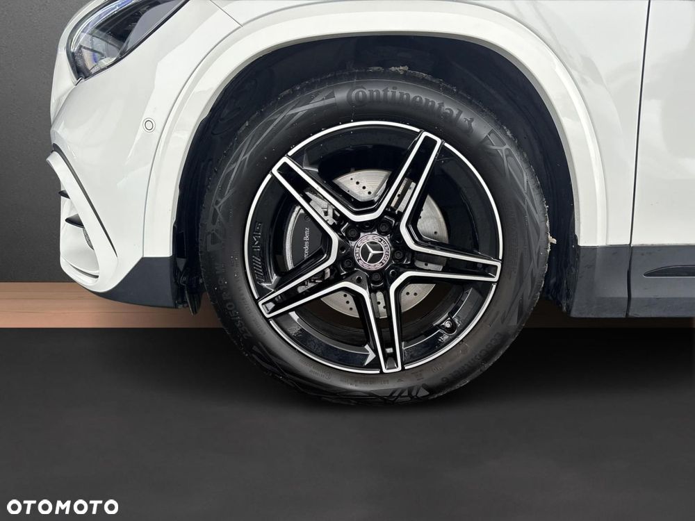 Mercedes-Benz GLA - 17