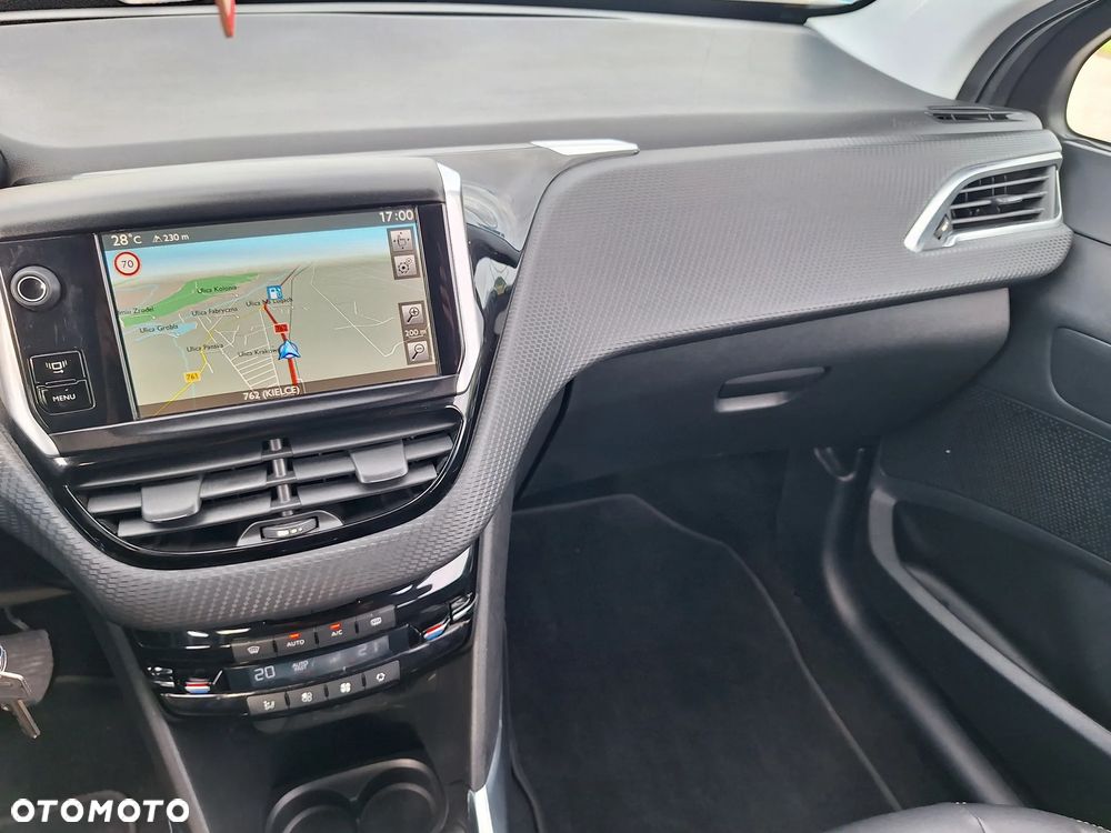 Peugeot 2008 1.6 e-HDi Allure S&S - 27