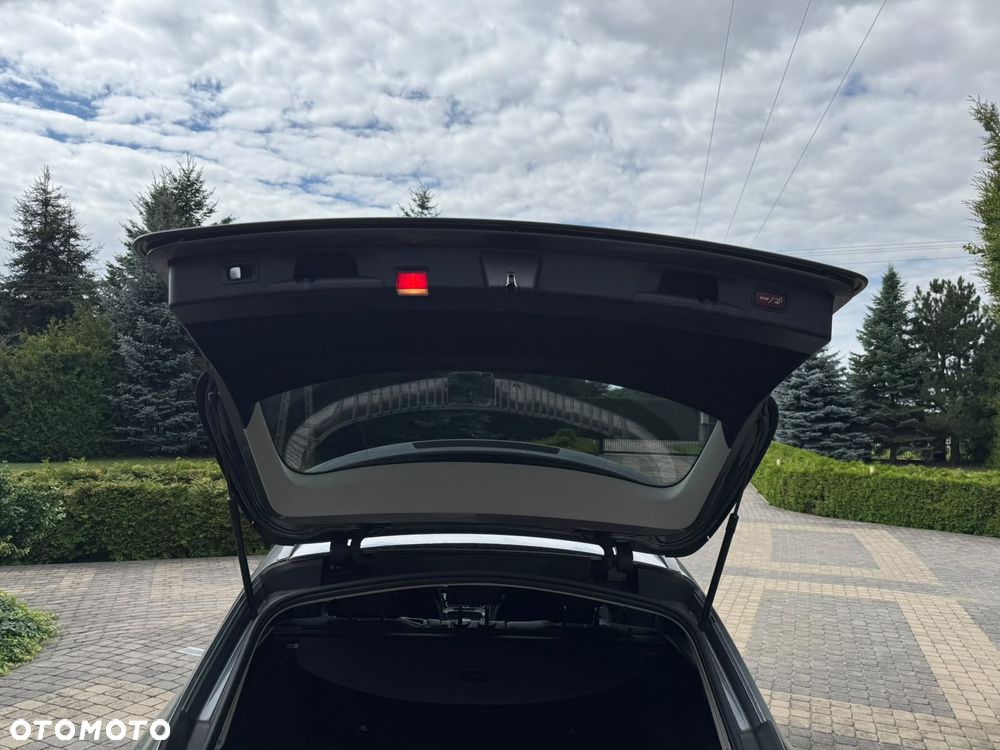 Mercedes-Benz Klasa E 220 d 9G-TRONIC Avantgarde - 36