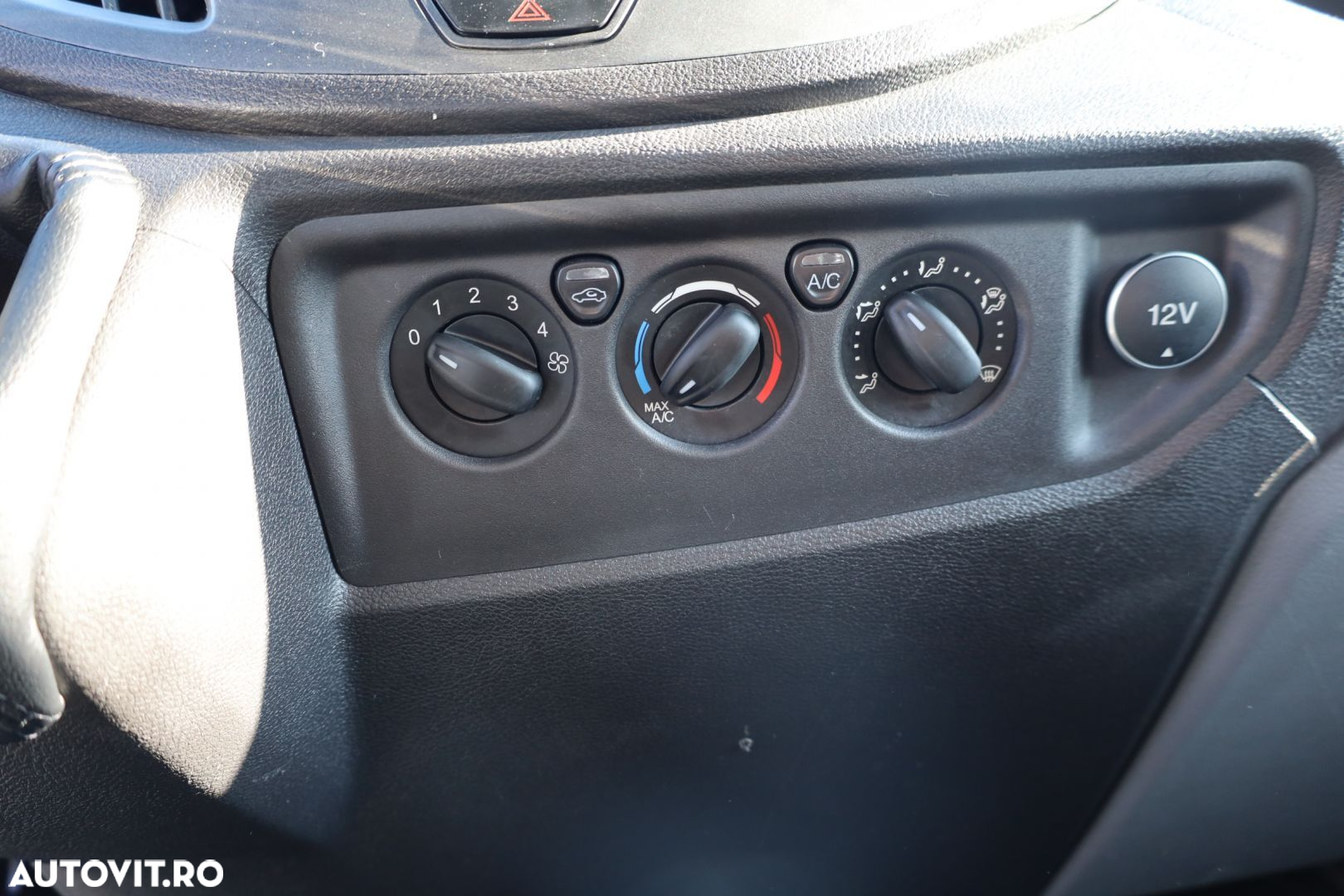 Ford Transit - 17