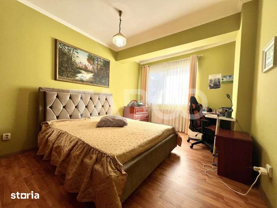 Apartament cu 4 camere de vanzare in Gheorgheni la cheie cu lift — fotografia 3