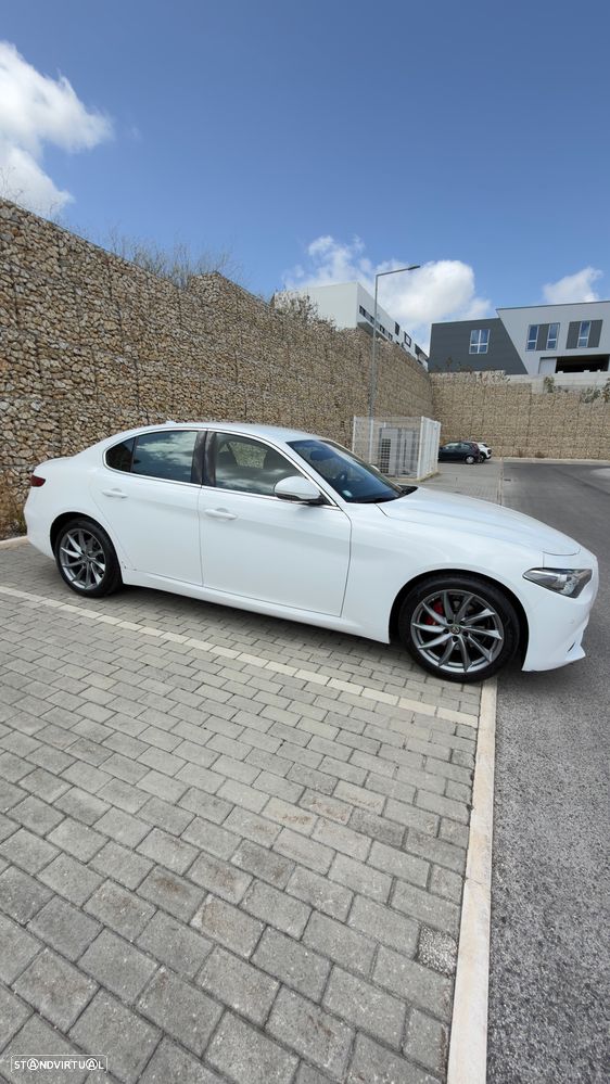 Alfa Romeo Giulia 2.2 D Sprint AT8 - 13