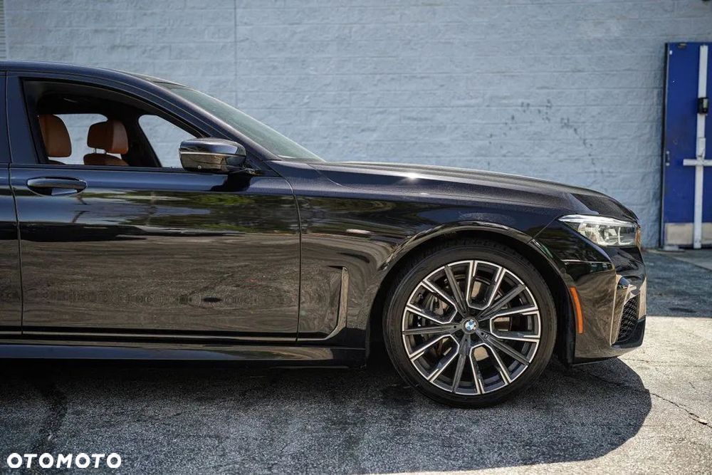 BMW Seria 7 740i - 14