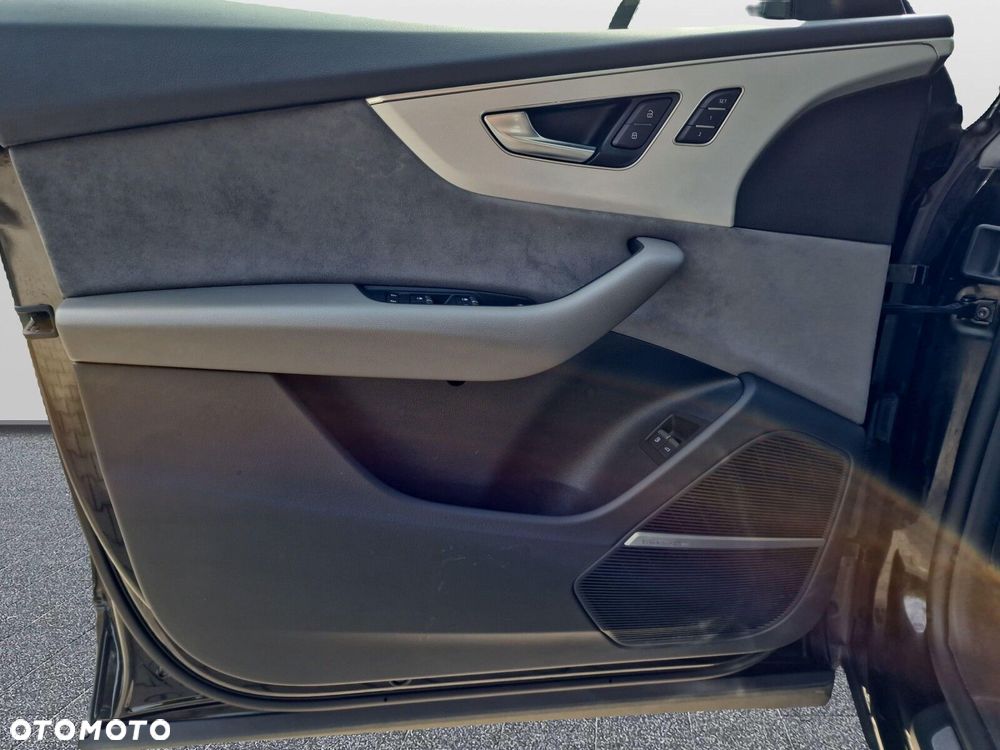 Audi Q8 60 TFSI e Quattro Tiptronic - 13
