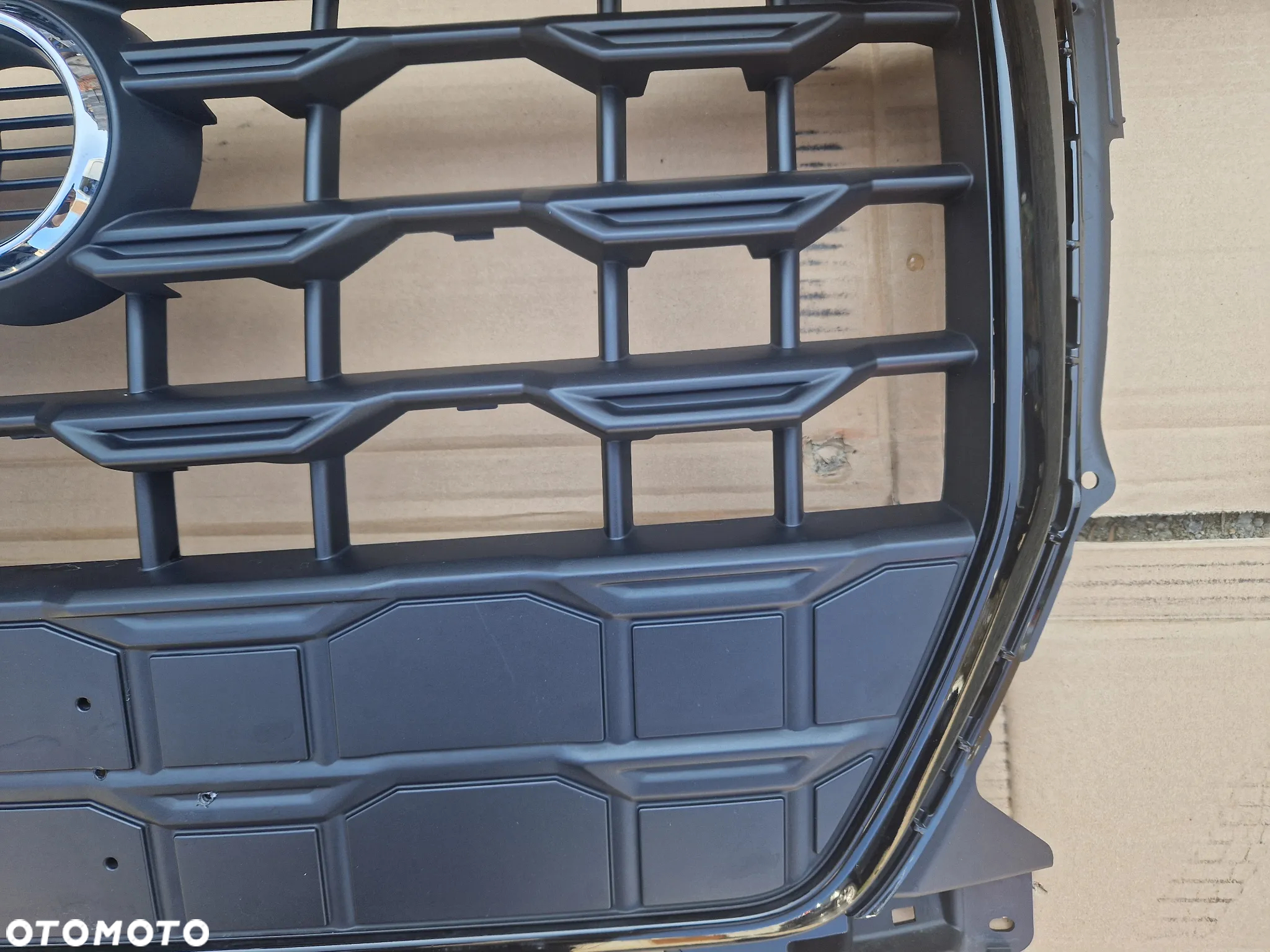 Audi Q2 LIFT atrapa grill 81A853651H - 9