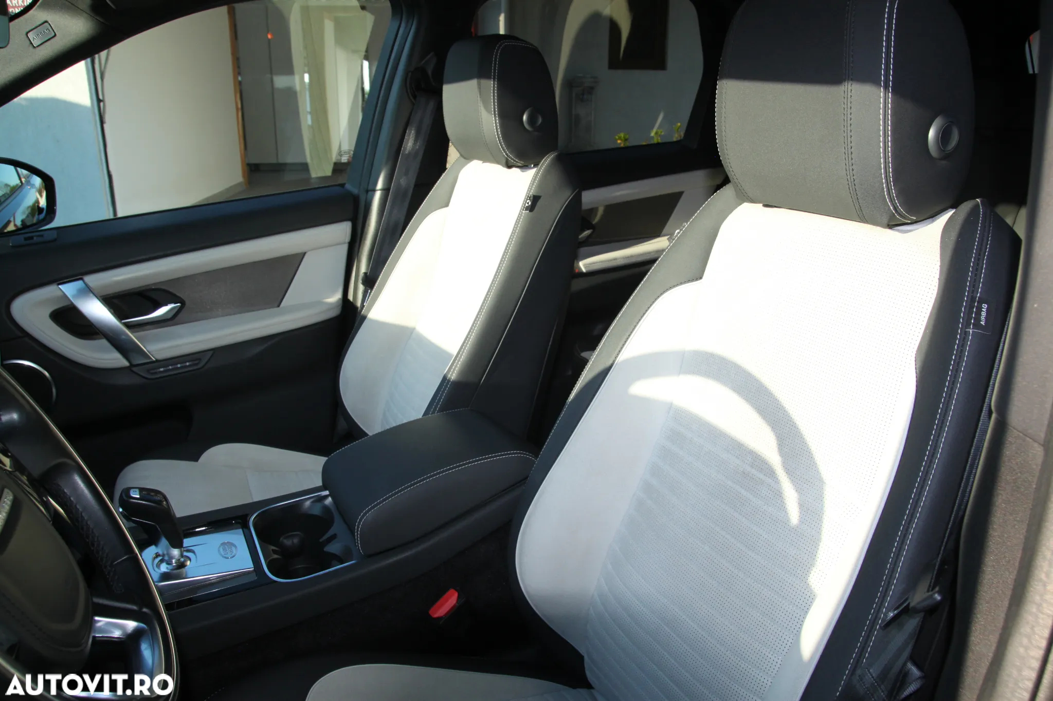Land Rover Discovery Sport 2.0 D180 R-Dynamic MHEV SE - 35