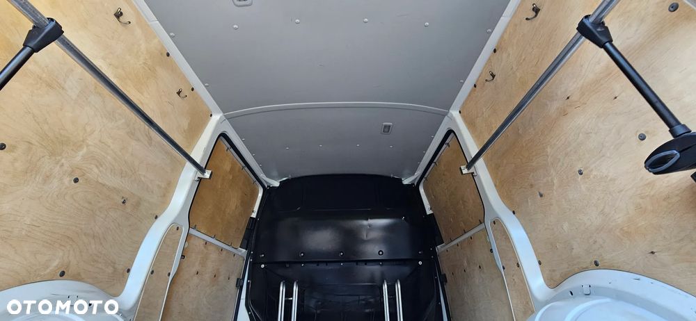 Volkswagen Transporter T6.1 - 16
