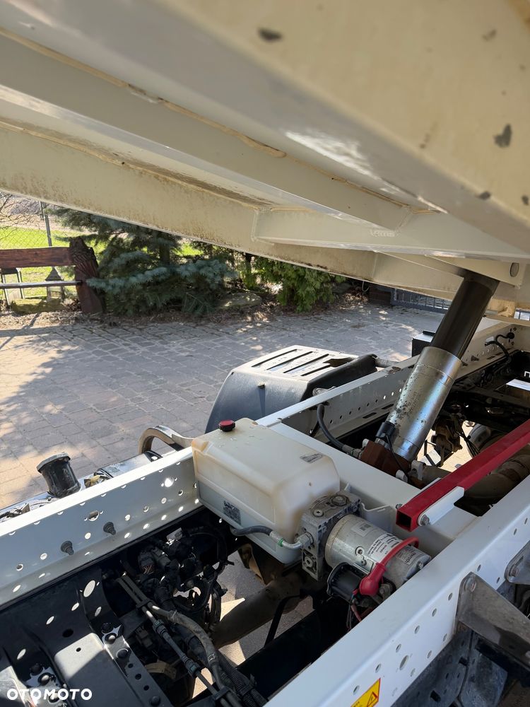 Mitsubishi Fuso Canter - 12