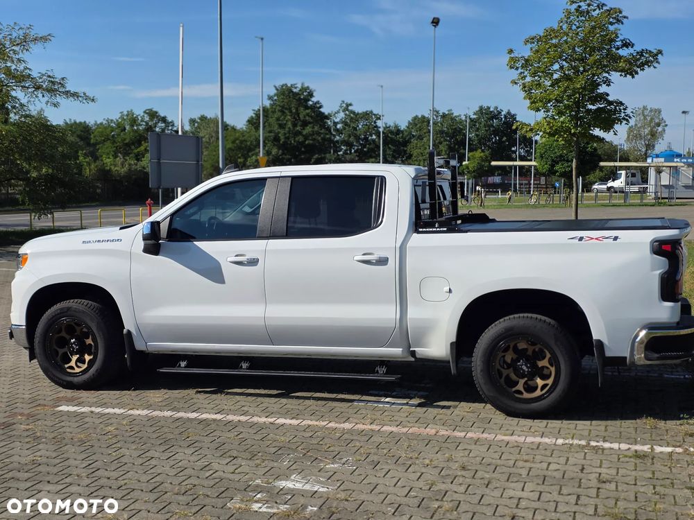 Chevrolet Silverado - 8