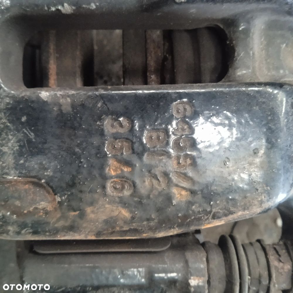 Zacisk tylny A4 B8 - 5