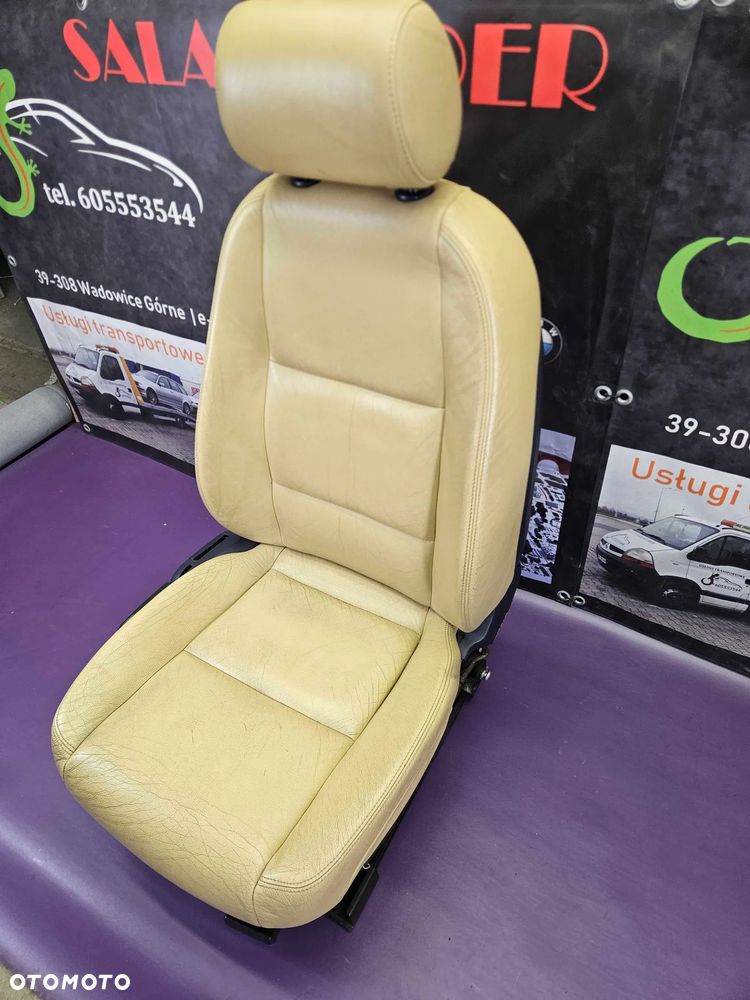 Fotele Fotel Kanapa Składana Jasna Skóra Podświetlanie LED Worek na Narty Audi A6 C6 Sedan - 17