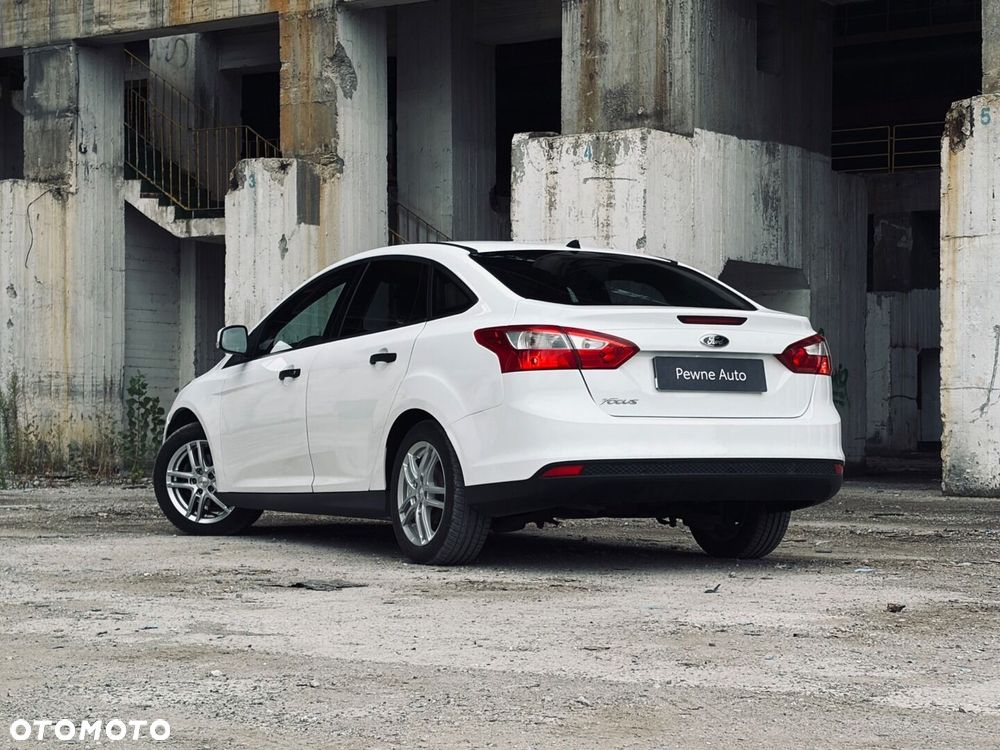 Ford Focus 1.6 Ambiente Start - 12