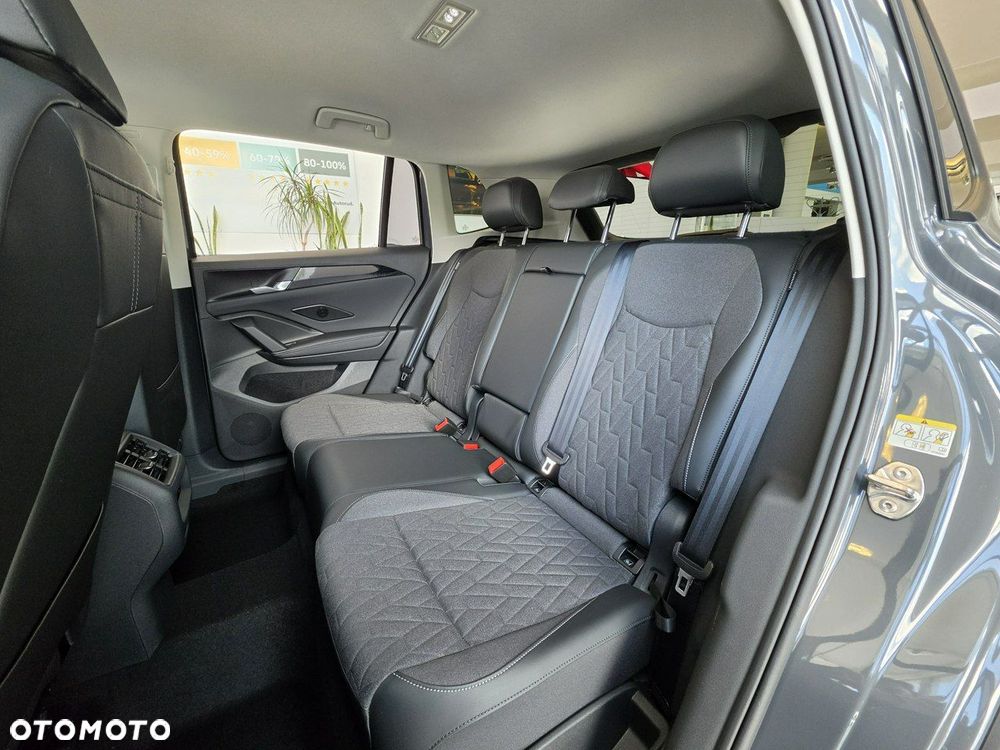 Volkswagen Tiguan - 11
